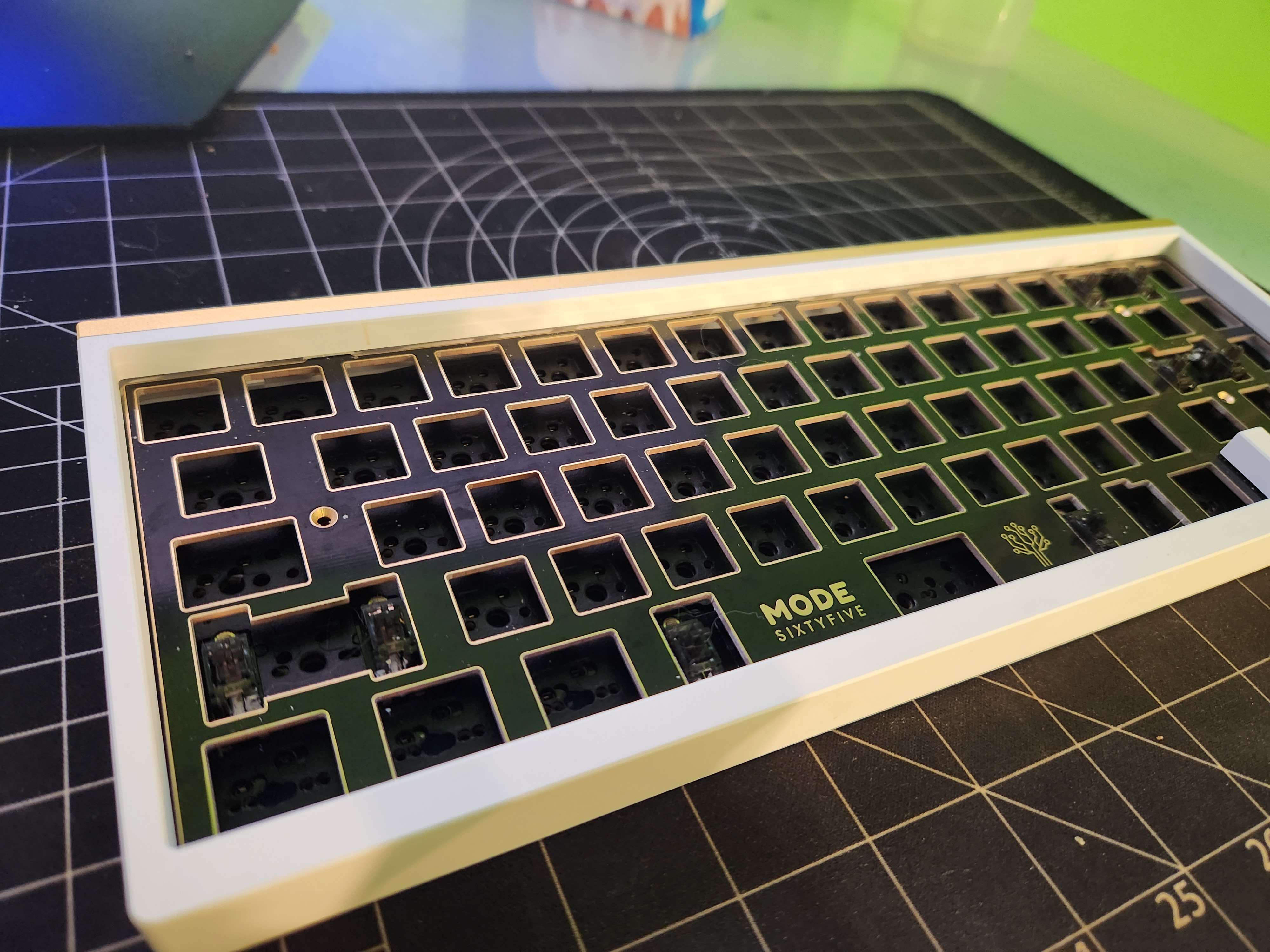 Mode 65 with Brass Accent | Hotswap | Carrying Case | All Foam/Gaskets