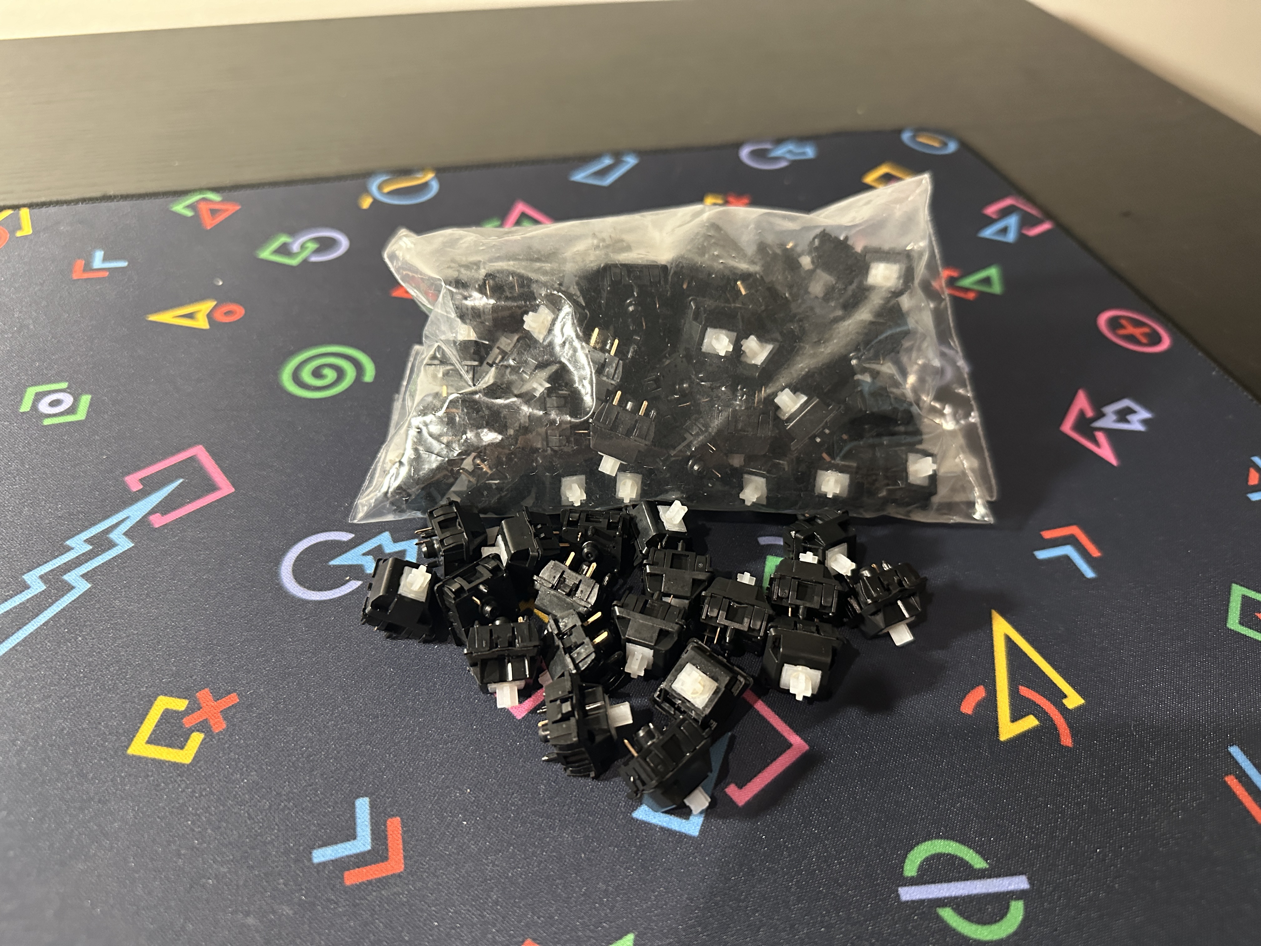 Durock POM Piano switches (L+F) x90