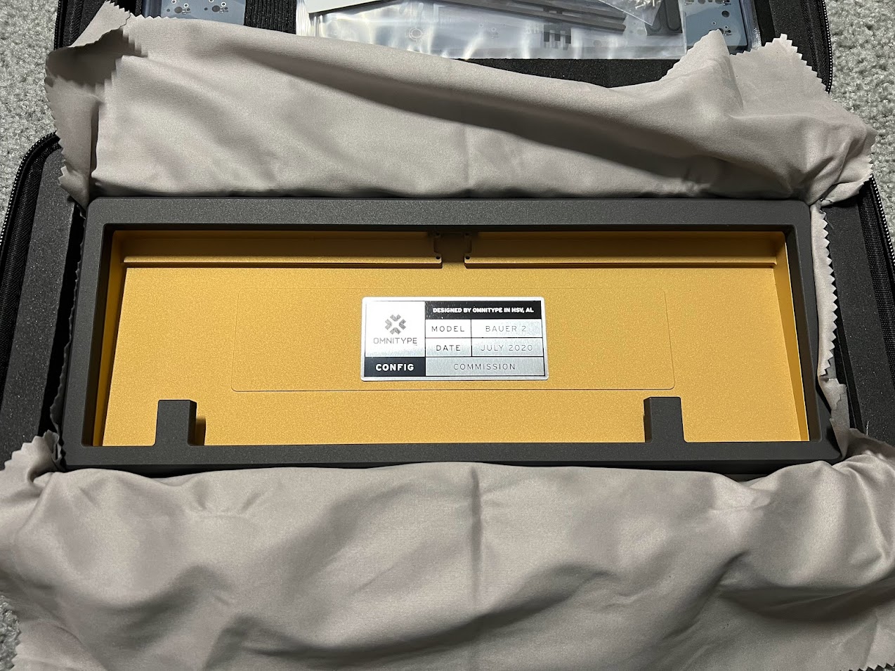 Omnitype Bauer 2 Commission Cobalt/Gold