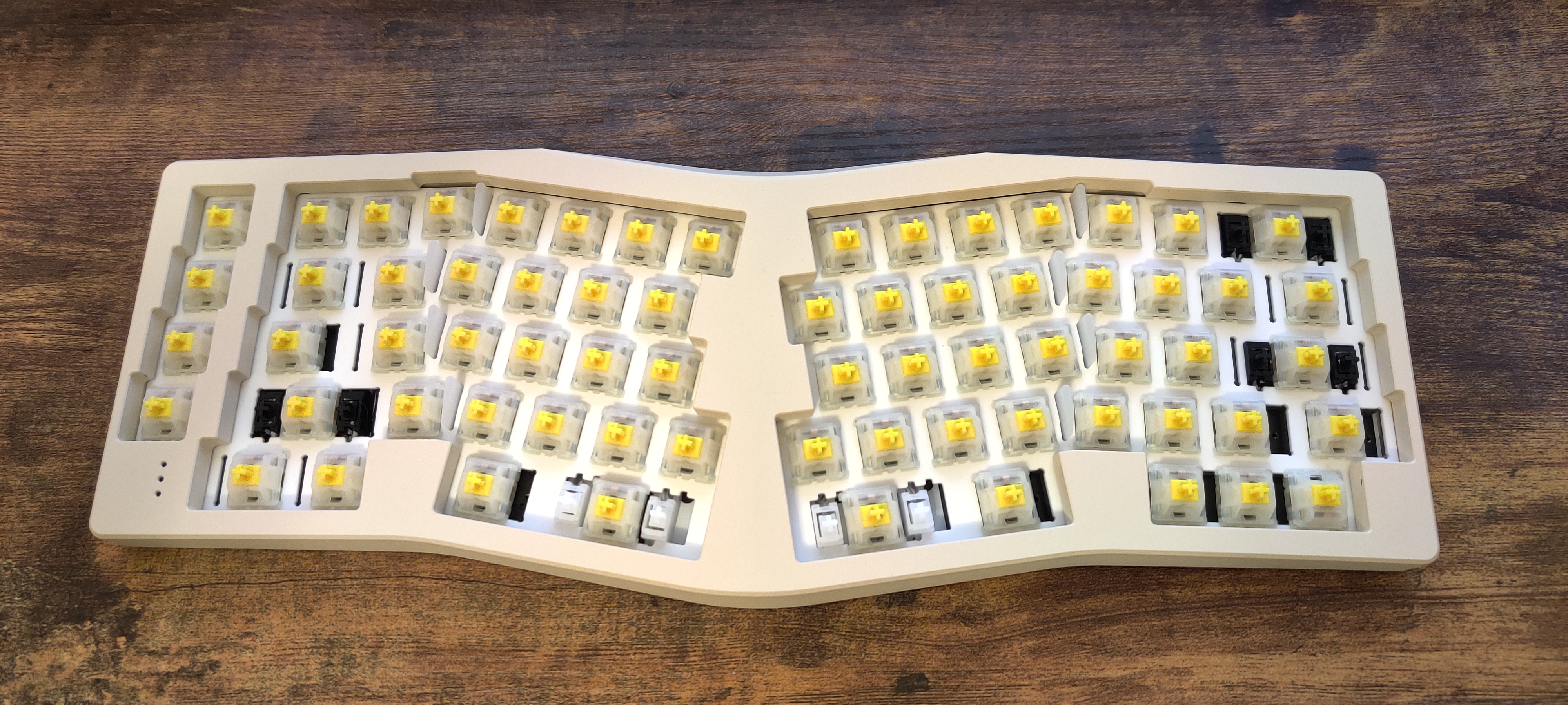 Cream Neo Ergo (wired hotswap PCB)