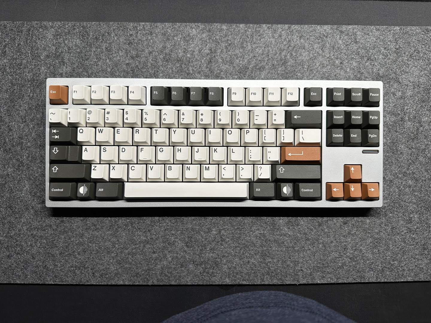 QK80 WK / SILVER [Barebones]