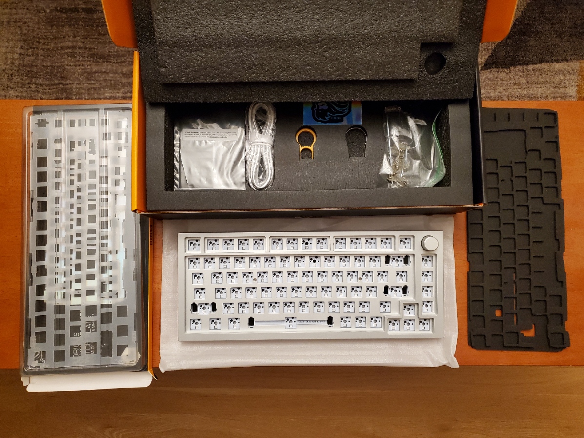 GMMK Pro (Silver) + Polycarbonate Plate