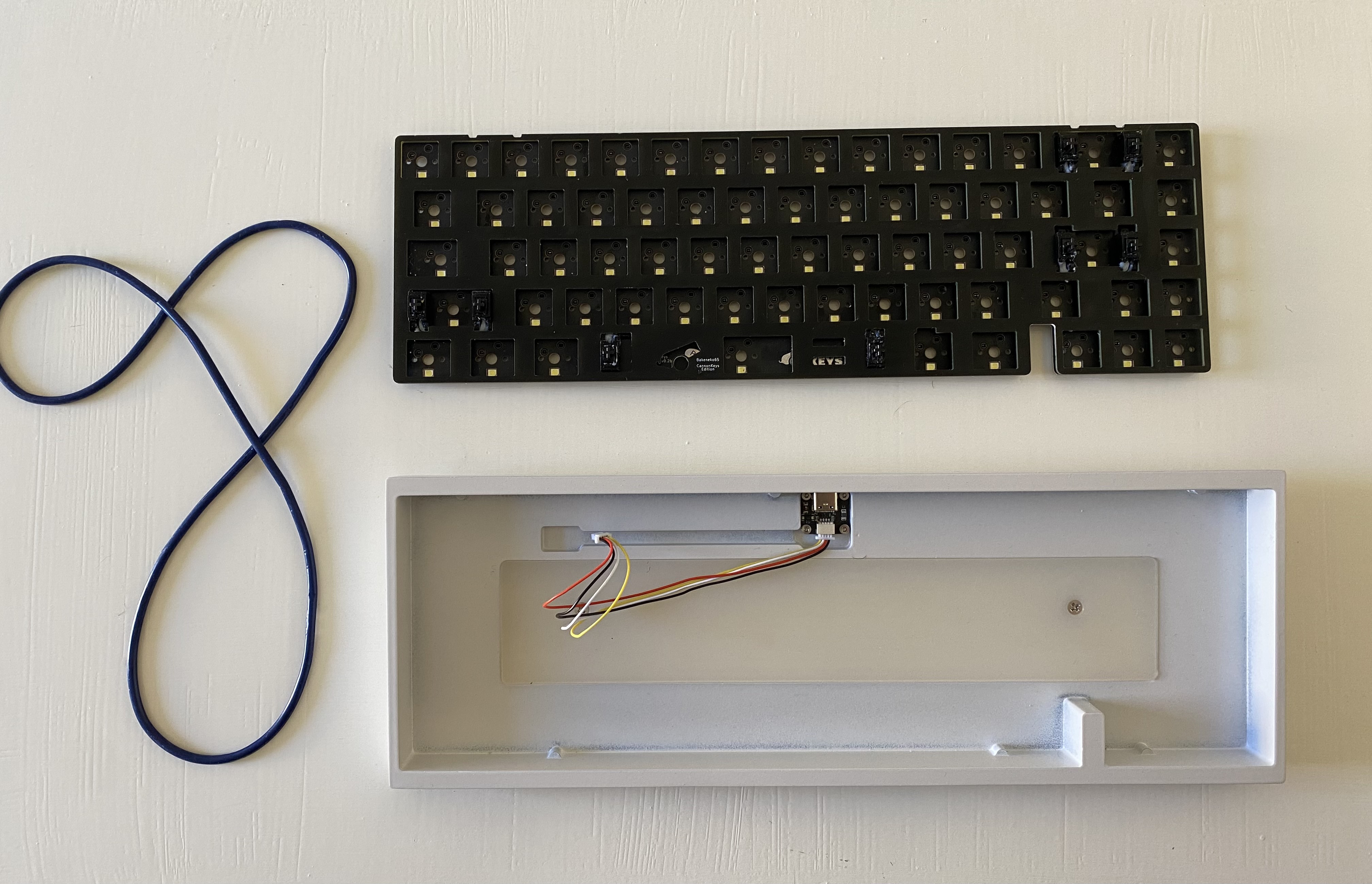 Whitish Bakeneko65 with Silicone Weight