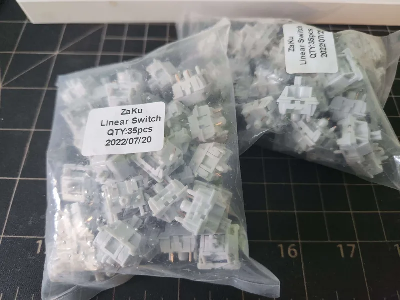 Zaku Switches (70x)