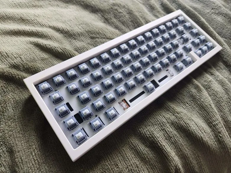 Qwertykeys QK65 | Golden Stainless Steel Weight | L/F Owlab Tungsten Switches