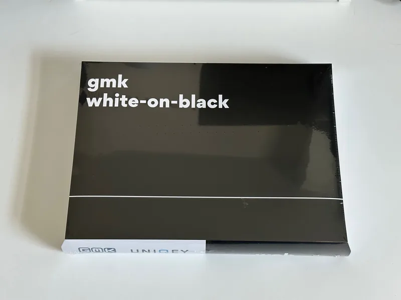 GMK White-on-Black (WoB)