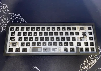 Black/Chroma QK65 R2
