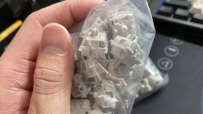 New Zaku Linear Switches (x70)