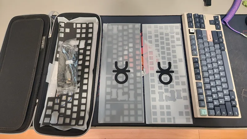 QwertyKeys QK80 WK / E-Milky White [Barebones]