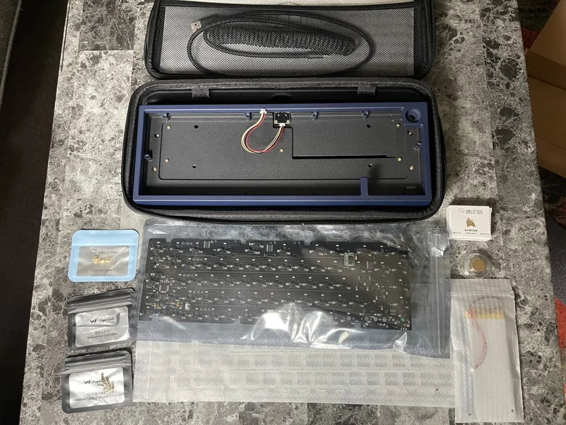 Zoom65 V2 Navy | Gold