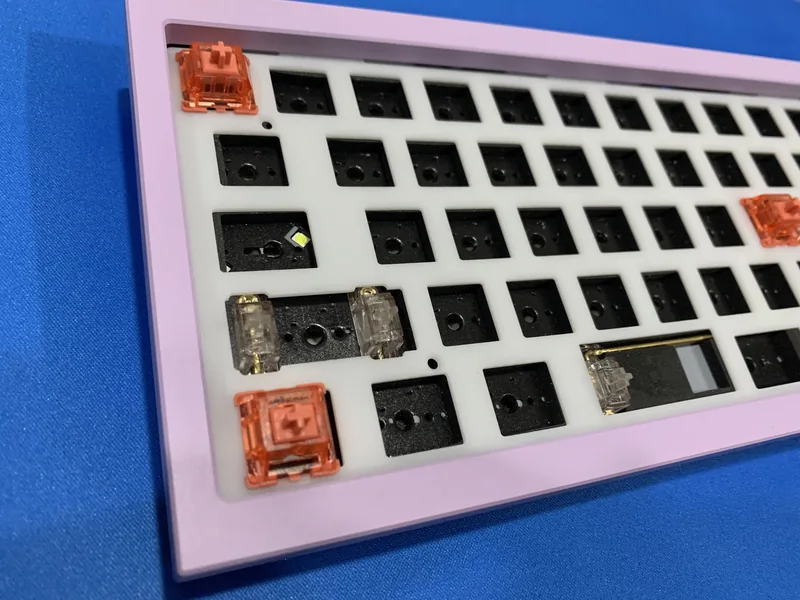 QK65 R2 Lilac & White