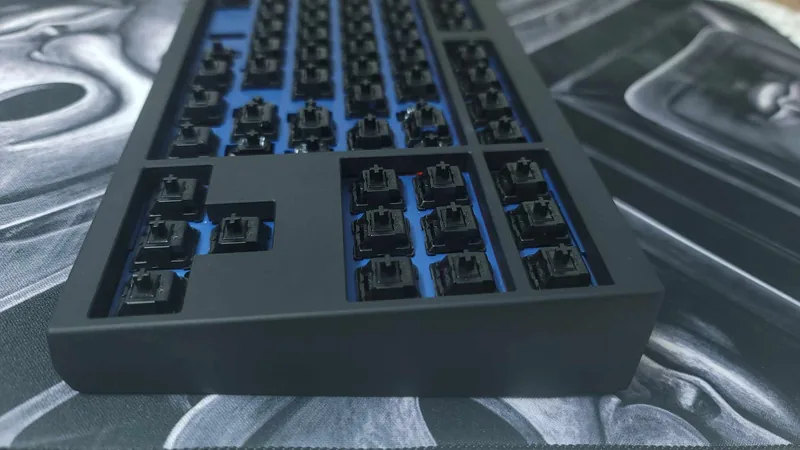 Keycult No.2 TKL Black&Blue Waves