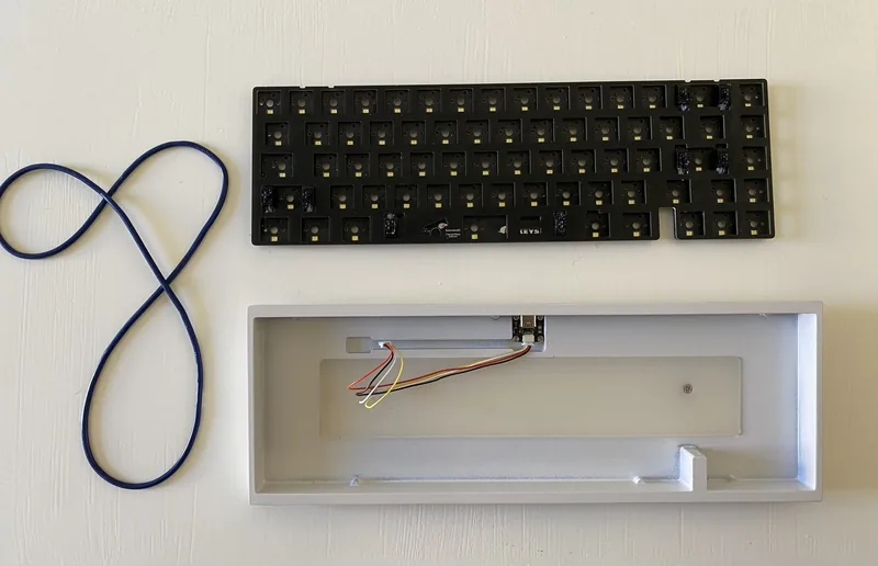 Whitish Bakeneko65 with Silicone Weight