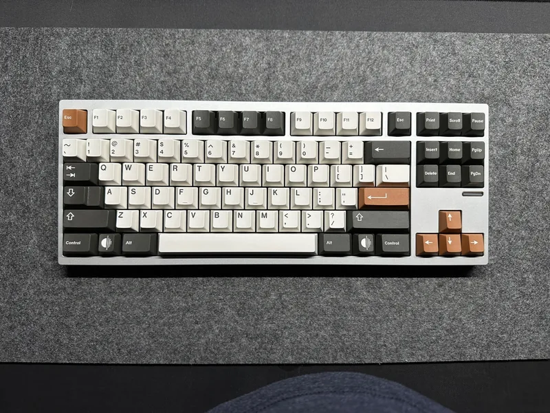 QK80 WK / SILVER [Barebones]