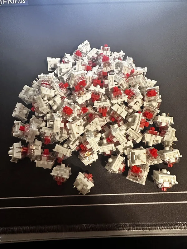 X108 Outemu Red -  62g (L)