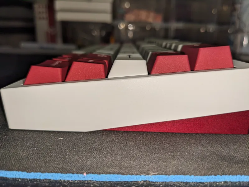 【QK60-WK】Ice White / Burgundy  Assembled