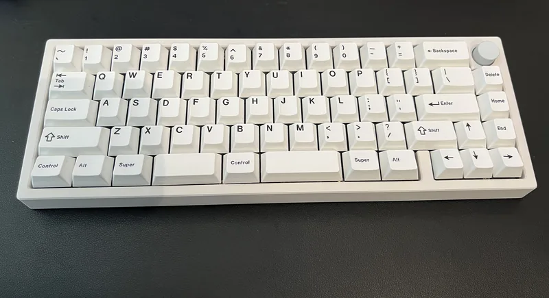 Zoom65 V2 White - Split Space (GMK BOW)