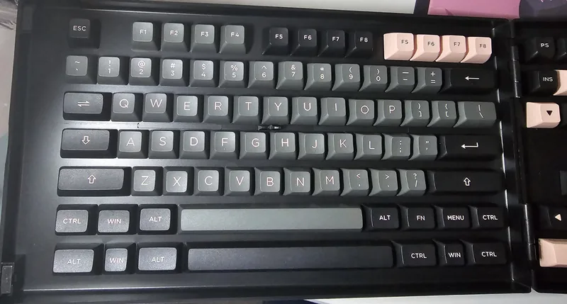 AKKO Black & Pink ASA Keycaps Set