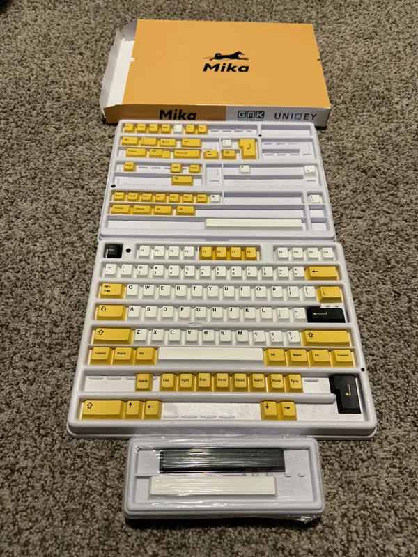 GMK Mika and Spacebar Kit