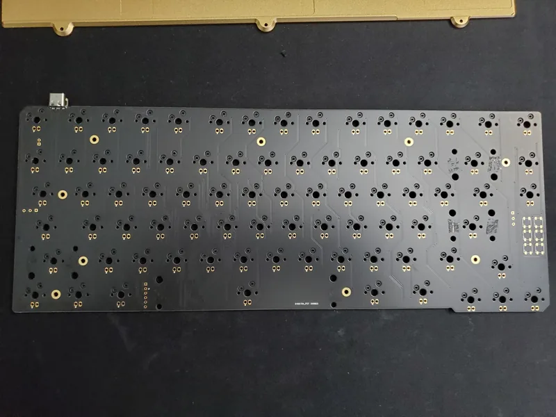 ID80 v1 with Acryllic Bottom and Foam