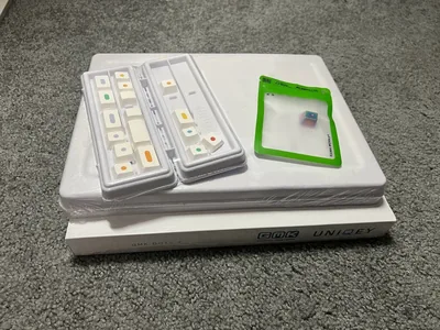 GMK Dots R2 Sealed Bundle