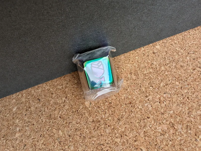 MR. SUIT R1 - Red WKL TKL (Brand New)