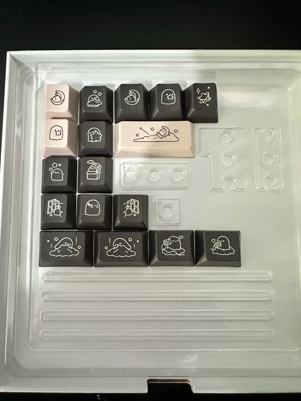 Osume little ghost keycaps 