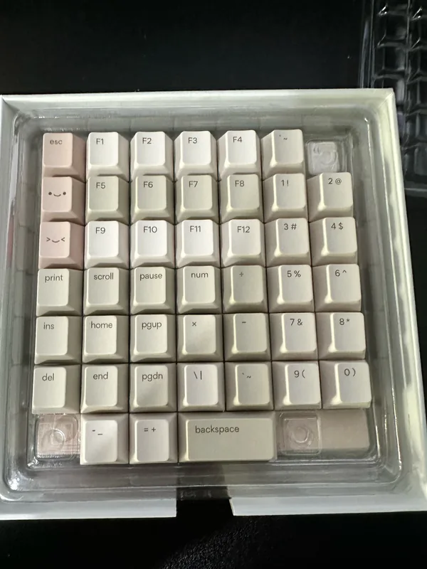 Osume year of the rabbit keycaps