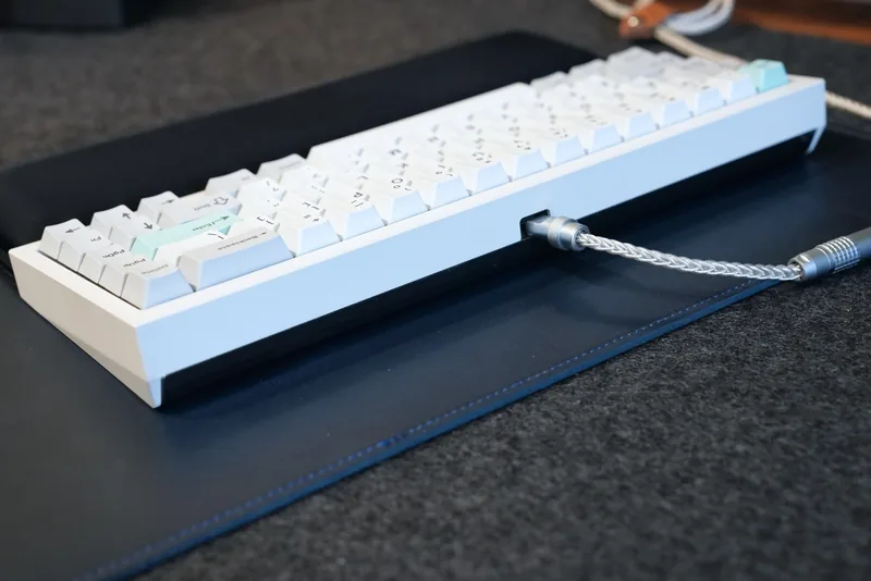 QK65 R2 White Mirror | New + Extras