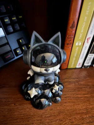 SIRIUS TOY STATUE