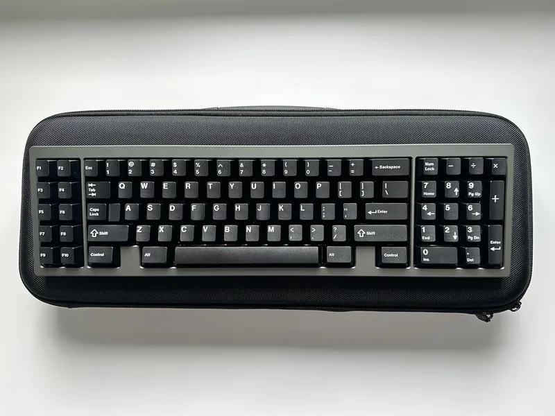 Geonworks W1-AT w/ cherry ultraglide