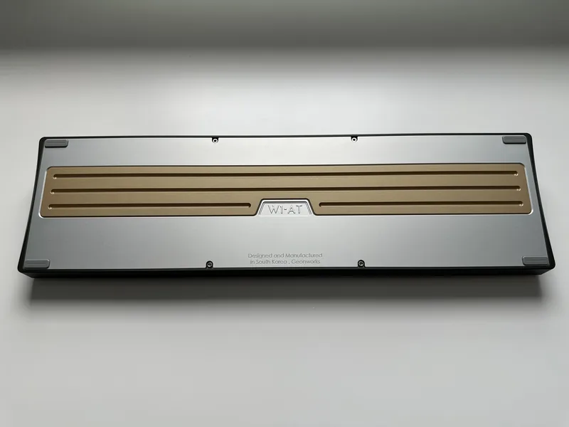 Geonworks W1-AT w/ cherry ultraglide