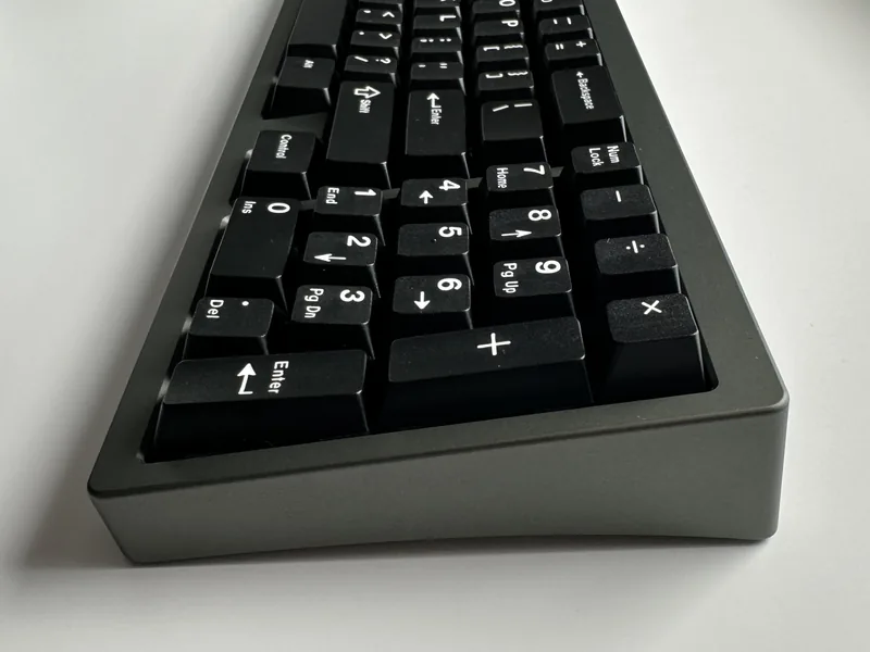 Geonworks W1-AT w/ cherry ultraglide