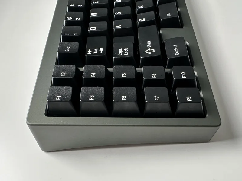 Geonworks W1-AT w/ cherry ultraglide