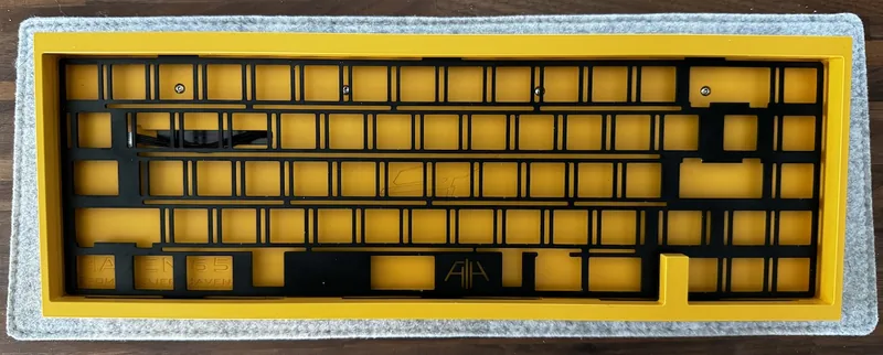 Atelier Haven 65 Yellow/Black PVD