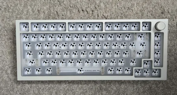 Gmmk Pro White Ice + PC Plate