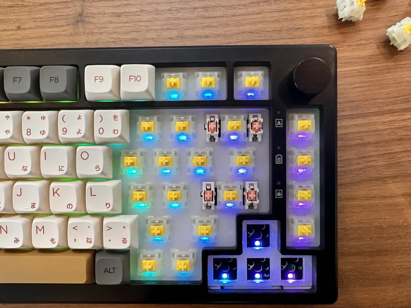 AURA75 milky gat yellow dim light dyesub