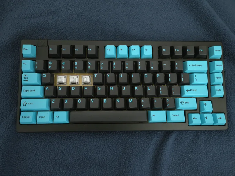Built KBD Bella 75 Black + GMK Pulse