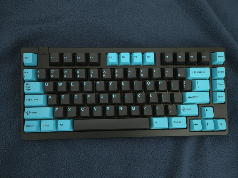 Built KBD Bella 75 Black + GMK Pulse