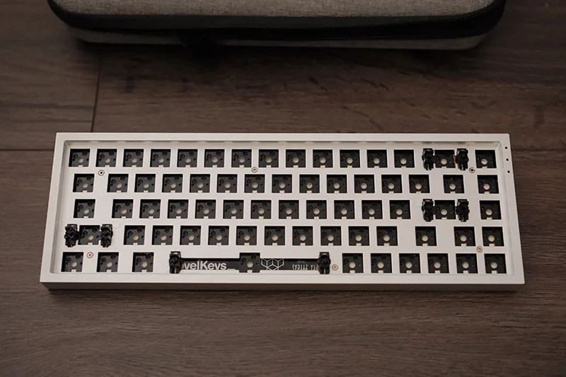 NovelKeys NK65 Aluminum Edition Silver