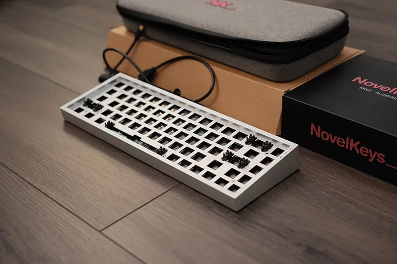 NovelKeys NK65 Aluminum Edition Silver