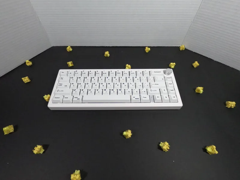 BoyI White Gmk67 With Akko Cream Yellows