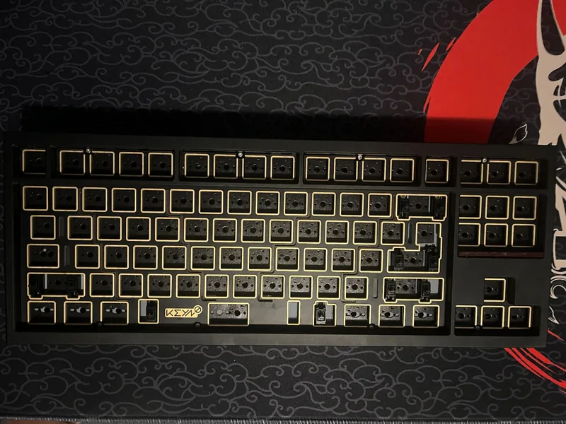 Keyno Y-8 Red Heat Colouring Edition