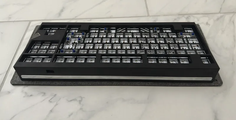 Used  Build F1-8X 722  Black / Winkeyless