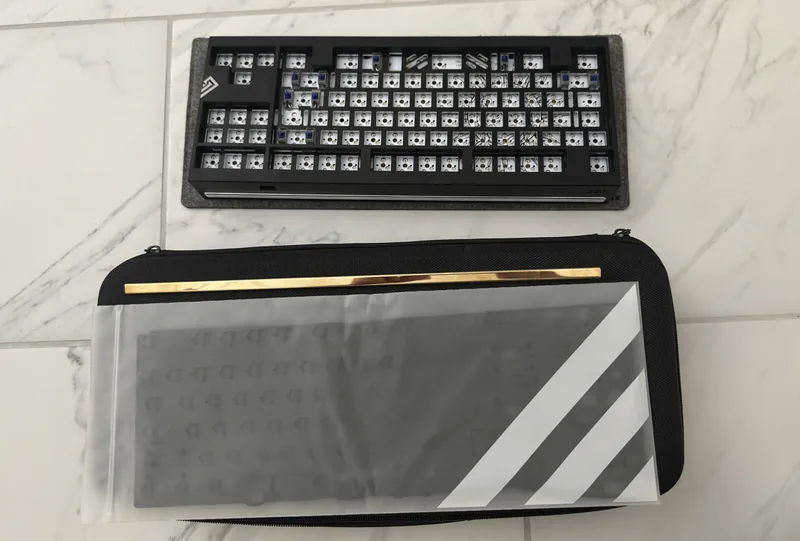 Used  Build F1-8X 722  Black / Winkeyless