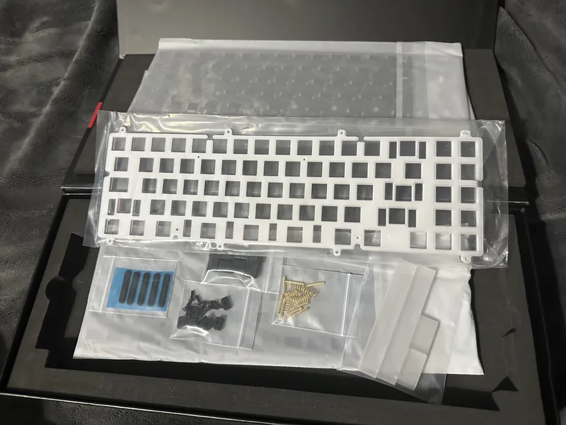 R2 Keybay W70 keyboard kit 65%+