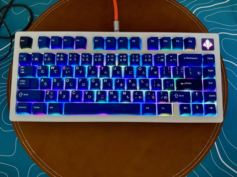 JRIS75 Milky E-White, GMK Striker R2