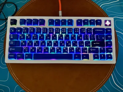 JRIS75 Milky E-White, GMK Striker R2