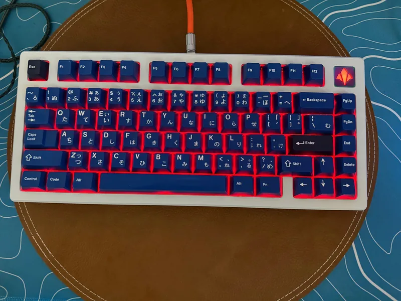 JRIS75 Milky E-White, GMK Striker R2