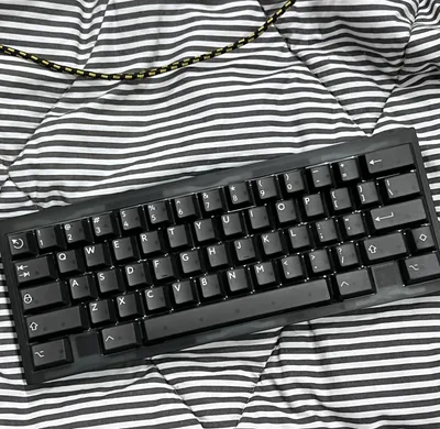 QK60 keyboard with Gazzew Boba U4 silent switches and PBTfans keycaps